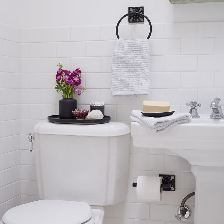 Jamie Line Toilet Paper Holder